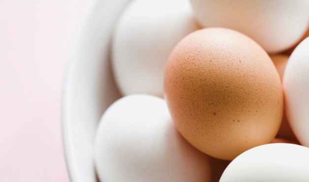 A bowl of fresh eggs