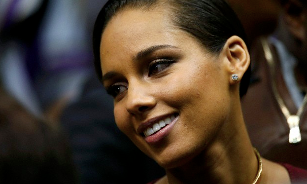 Alicia Keys smiling