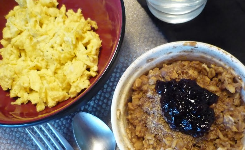 Oatmeal with scrambled eggs