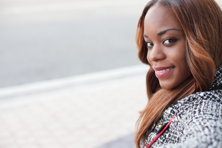 woman with blonde weave