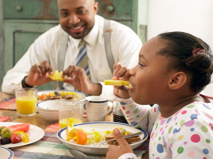 family at breakfast 
