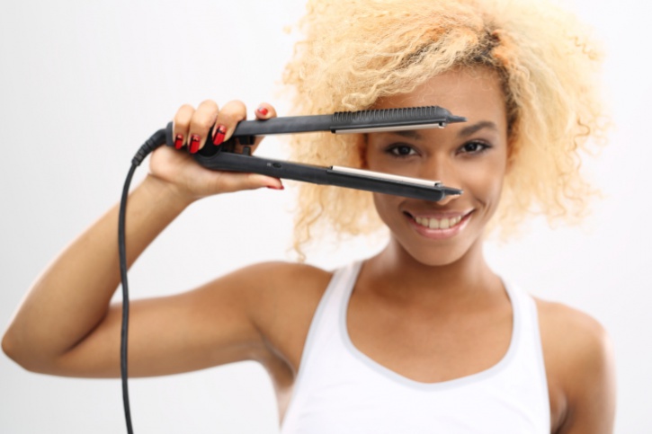 what causes the hair to fall out?