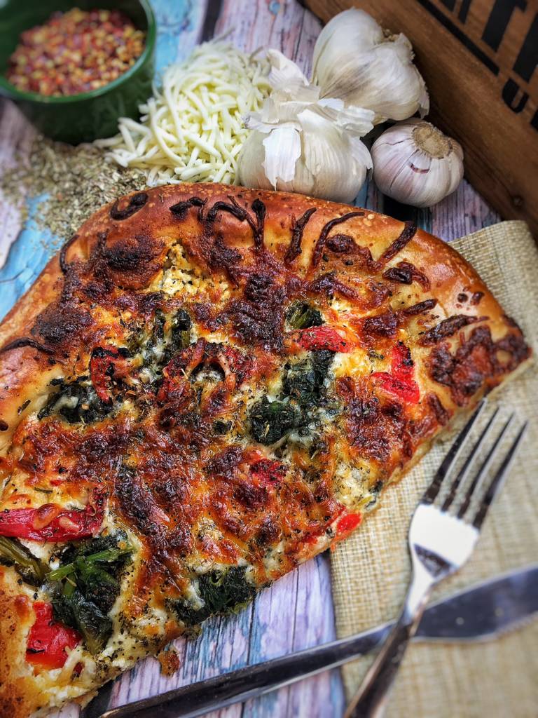 darius cooks pizza