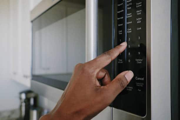 foods you shouldn't microwave