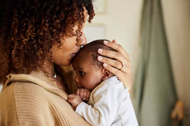 breastfeeding and formula feeding