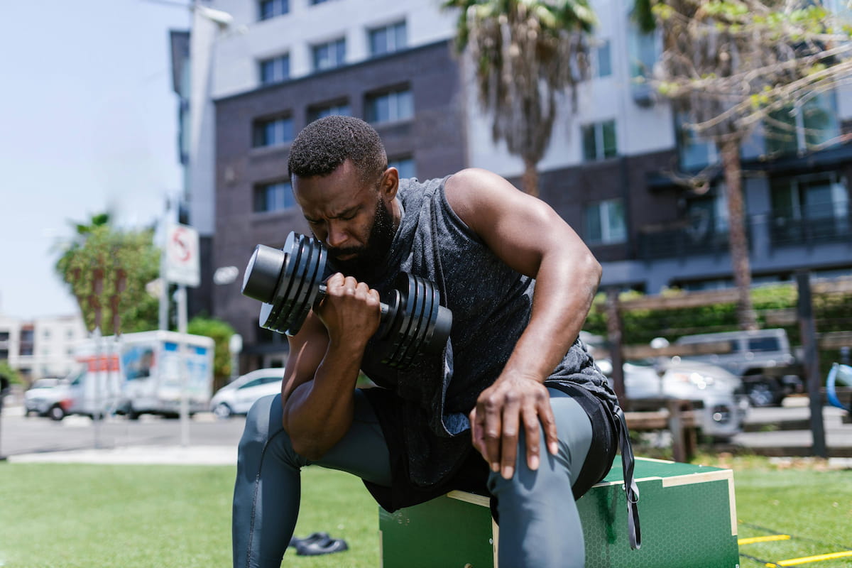 Losing Weight? Here Are 5 Reasons to Keep Your Muscle
